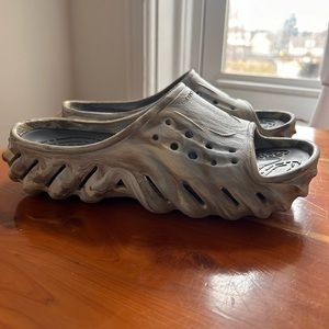 Croc Echo Slides